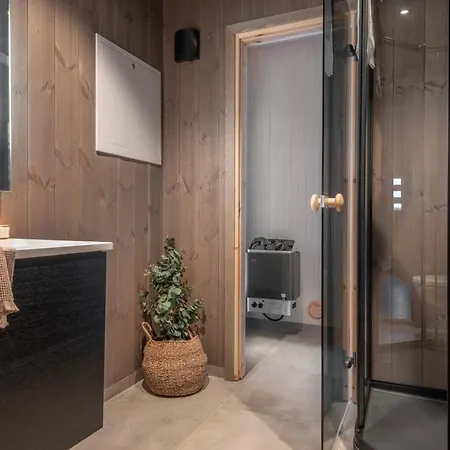 Nordic Luxury - Private Sauna & Panoramic Mountain Views Апартаменты Странда