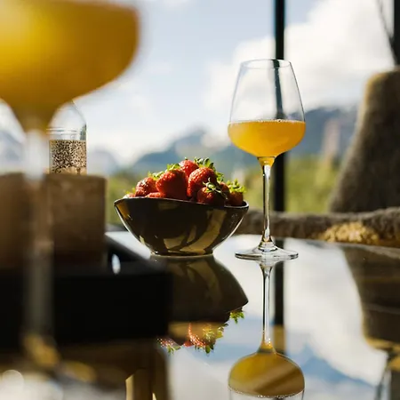 Nordic Luxury - Private Sauna & Panoramic Mountain Views *
