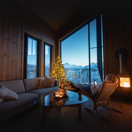 Nordic Luxury - Private Sauna & Panoramic Mountain Views アパート ストランダ