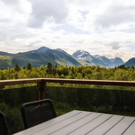 Nordic Luxury - Private Sauna & Panoramic Mountain Views